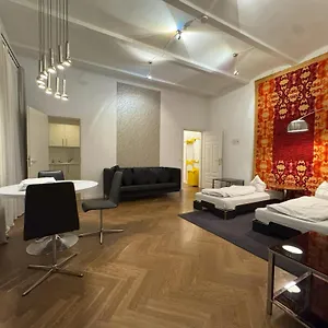 M M 70's Style Berlin