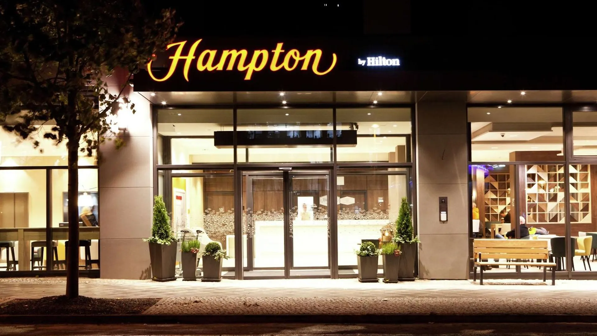 Hampton By Hilton Berlin City East Side Gallery contacts