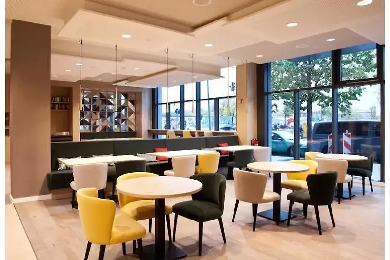 柏林市东区艺廊希尔顿欢朋酒店 酒店 柏林